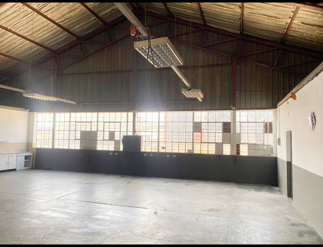 200M² WAREHOUSE TO LET IN ALRODE SOUTH